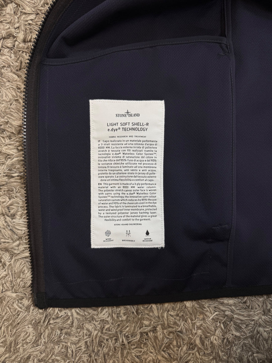 Stone Island Light Soft Shell-R e.dye Technology