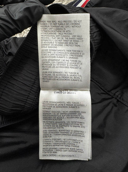 Moncler costume
