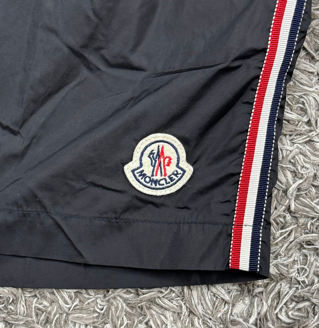 Moncler costume